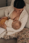 Nieprzemakalny biustonosz do karmienia beżowy Mombri Klasyk