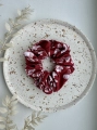 Gumka do włosów scrunchie malina w kwiaty