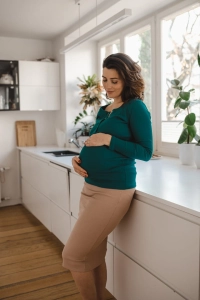 II gatunek - Bluzka ciążowa i do karmienia z dzianiny w prążek Tummy turkusowa