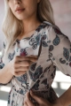 Sukienka do karmienia Lovely Dress Midi rękaw 3/4 paisley na beżu
